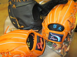 阪神タイガース 鳥谷・大和選手の型付けグラブ！ 久保田スラッガーの