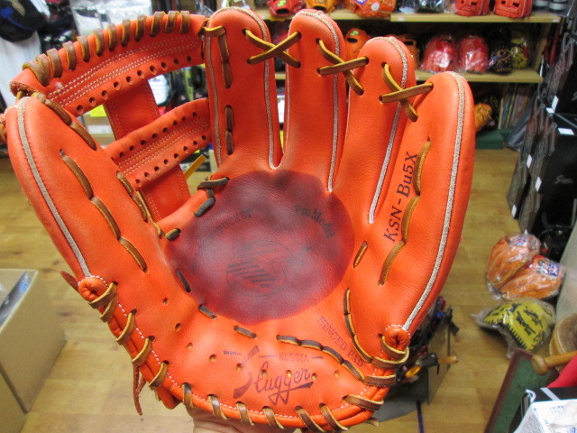 他店購入の持ち込みの湯もみ型付けグラブ 久保田スラッガーのグラブは